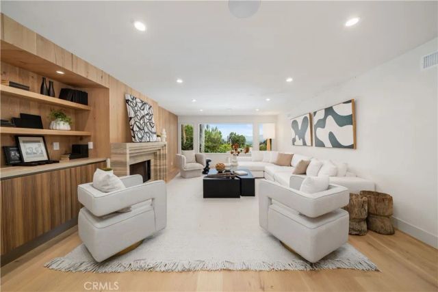 3240 Longridge Avenue, Sherman Oaks, CA 91423