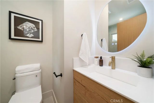 3240 Longridge Avenue, Sherman Oaks, CA 91423