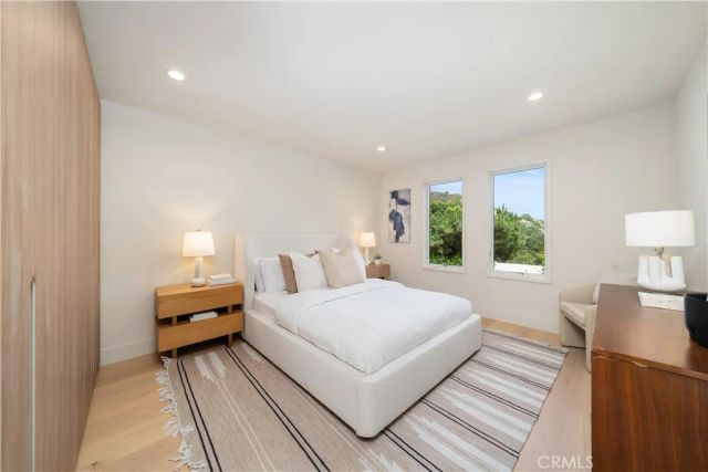 3240 Longridge Avenue, Sherman Oaks, CA 91423
