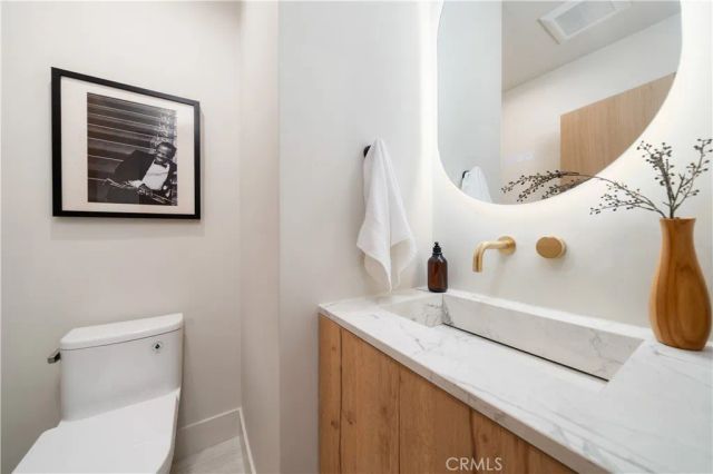 3240 Longridge Avenue, Sherman Oaks, CA 91423