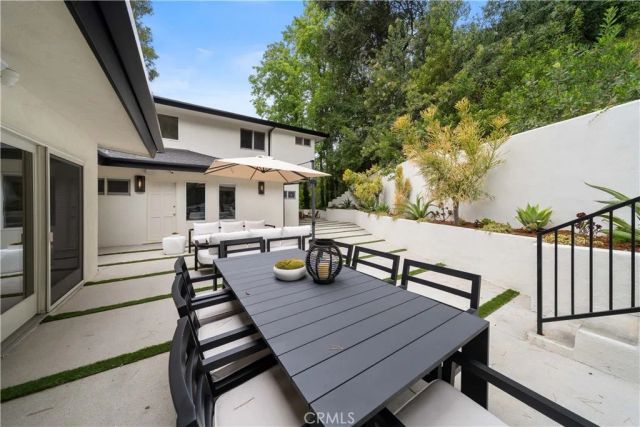 3240 Longridge Avenue, Sherman Oaks, CA 91423