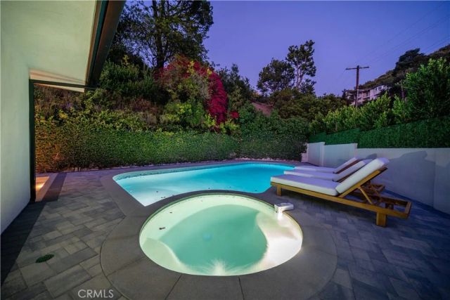 3240 Longridge Avenue, Sherman Oaks, CA 91423