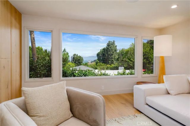 3240 Longridge Avenue, Sherman Oaks, CA 91423