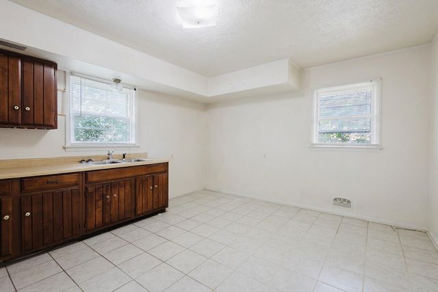 2108 Harrodsburg Road, Lexington, KY 40503