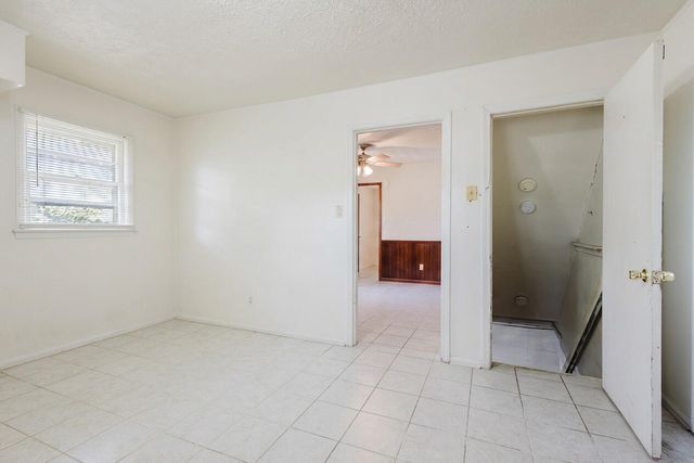 2108 Harrodsburg Road, Lexington, KY 40503