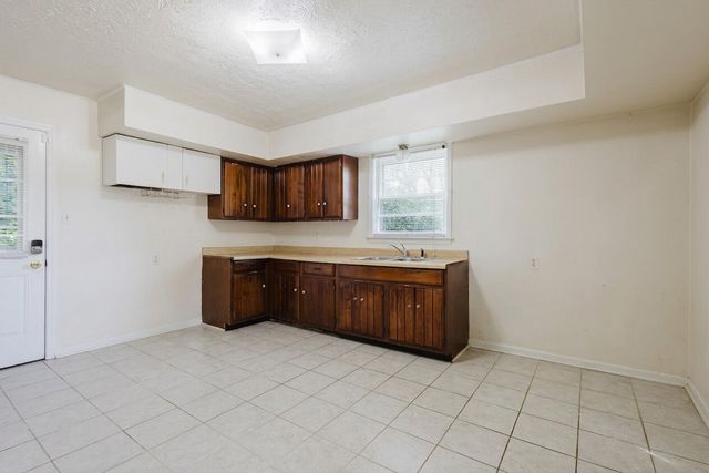 2108 Harrodsburg Road, Lexington, KY 40503