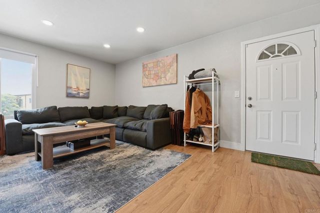 1627 Pentecost Way 8, San Diego, CA 92015