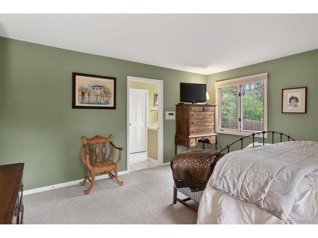 2002 Green Oaks Ln, Littleton, CO 80121