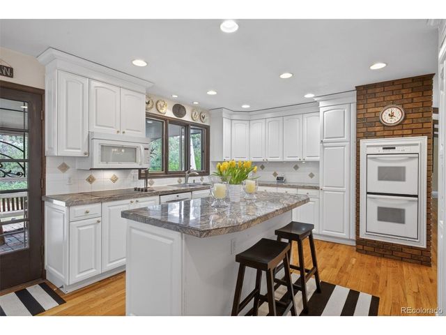 2002 Green Oaks Ln, Littleton, CO 80121