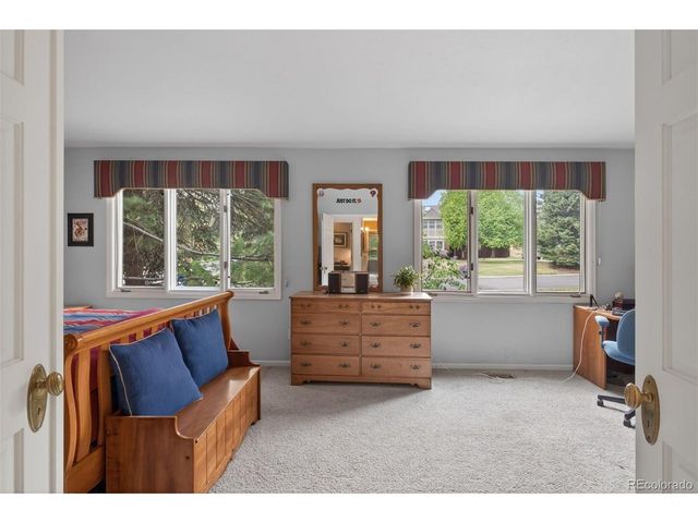 2002 Green Oaks Ln, Littleton, CO 80121