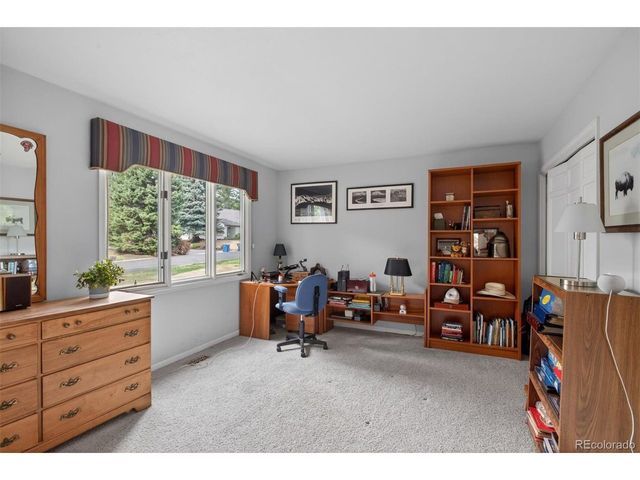 2002 Green Oaks Ln, Littleton, CO 80121