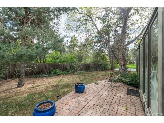 2002 Green Oaks Ln, Littleton, CO 80121