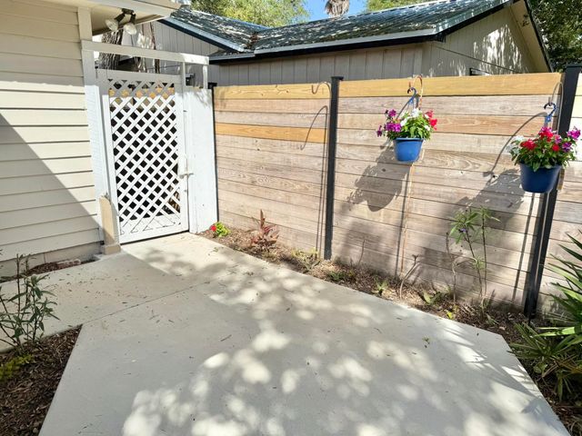 13 Lockhart Ln, St Augustine, FL 32080