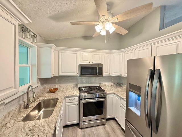 13 Lockhart Ln, St Augustine, FL 32080