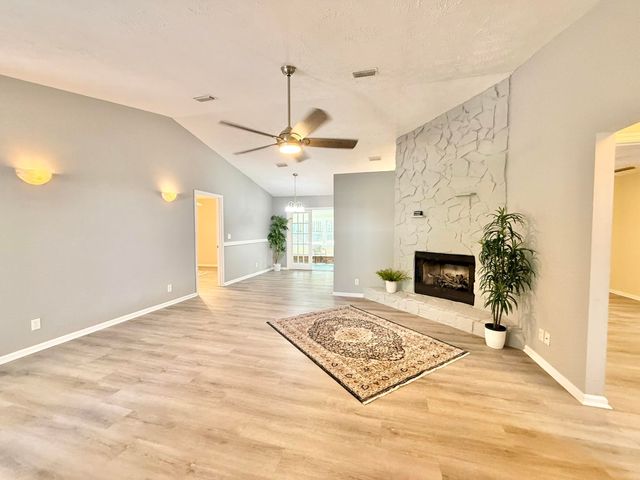13 Lockhart Ln, St Augustine, FL 32080