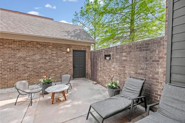 127 W CAROLINA AVE, Memphis, TN 38103