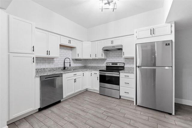 2100 Tanglewilde Street 378, Houston, TX 77063