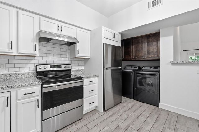 2100 Tanglewilde Street 378, Houston, TX 77063