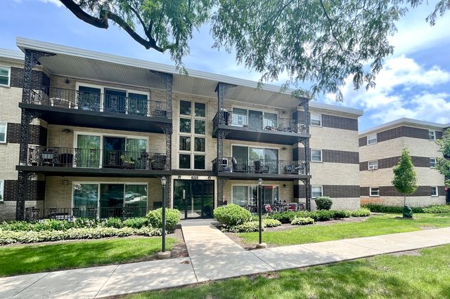 925 8th Avenue 1, La Grange, IL 60625