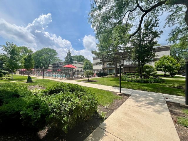 925 8th Avenue 1, La Grange, IL 60625