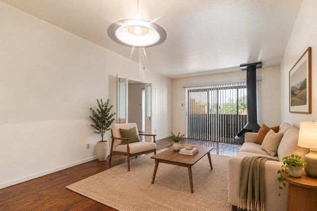 3045 Walnut Bend Lane 33, Houston, TX 77042