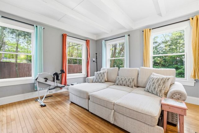 17 Wellesley Street, Weston, MA 02493