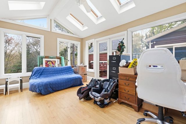 17 Wellesley Street, Weston, MA 02493