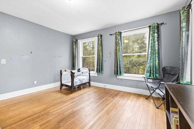 17 Wellesley Street, Weston, MA 02493