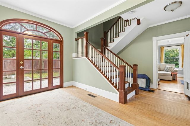 17 Wellesley Street, Weston, MA 02493