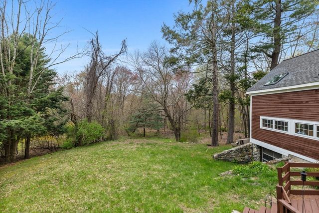 17 Wellesley Street, Weston, MA 02493