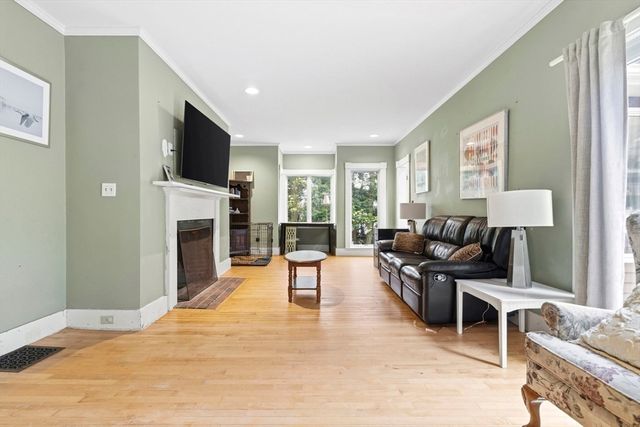 17 Wellesley Street, Weston, MA 02493