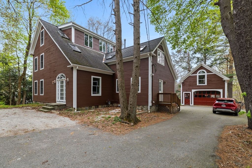 17 Wellesley Street, Weston, MA 02493