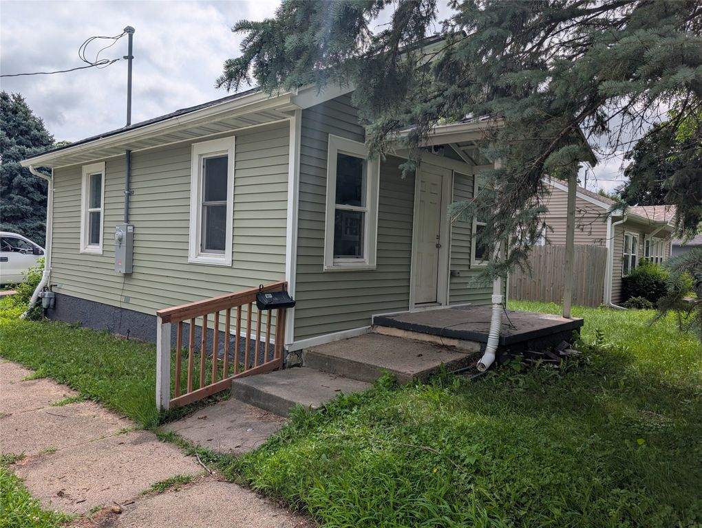 2021 Lay Street, Des Moines, IA 50317