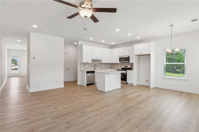 165 MILL CENTER Boulevard 204, Athens, GA 30606