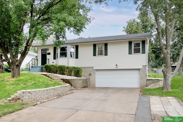 813 Janes View Street, Papillion, NE 68046