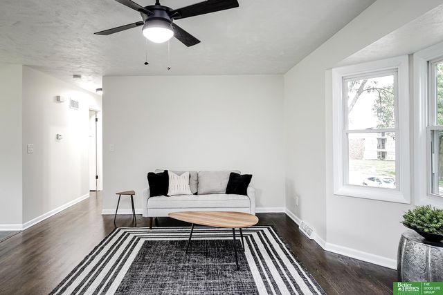 813 Janes View Street, Papillion, NE 68046