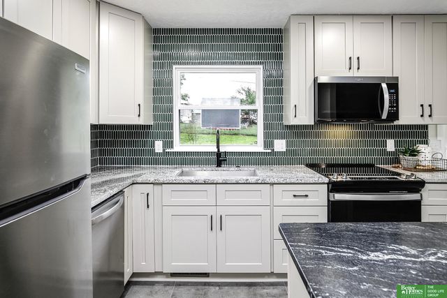 813 Janes View Street, Papillion, NE 68046