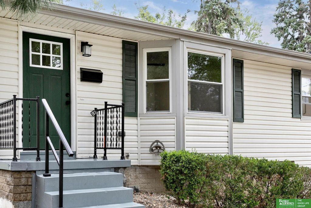 813 Janes View Street, Papillion, NE 68046