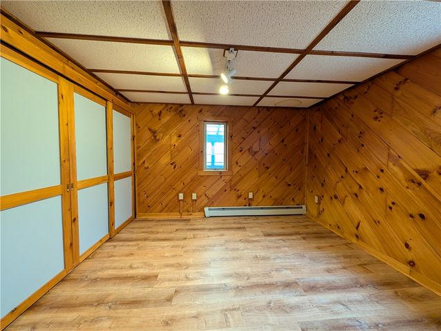 18 King Road, Foster, RI 02825