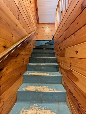 18 King Road, Foster, RI 02825