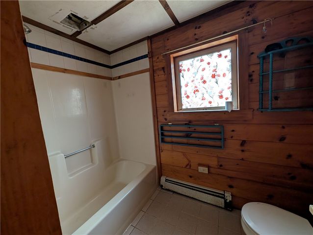 18 King Road, Foster, RI 02825