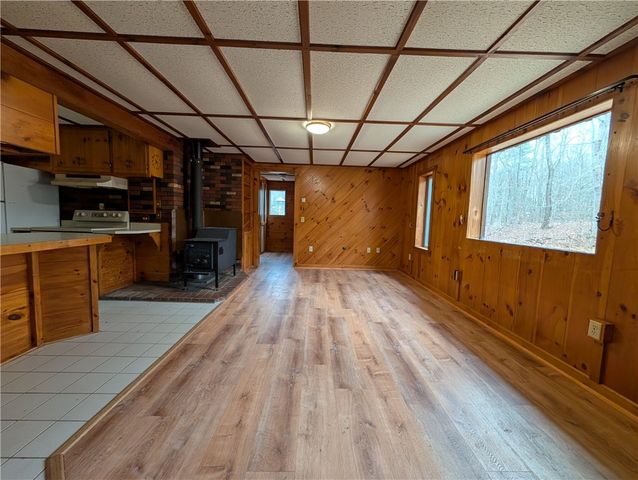 18 King Road, Foster, RI 02825