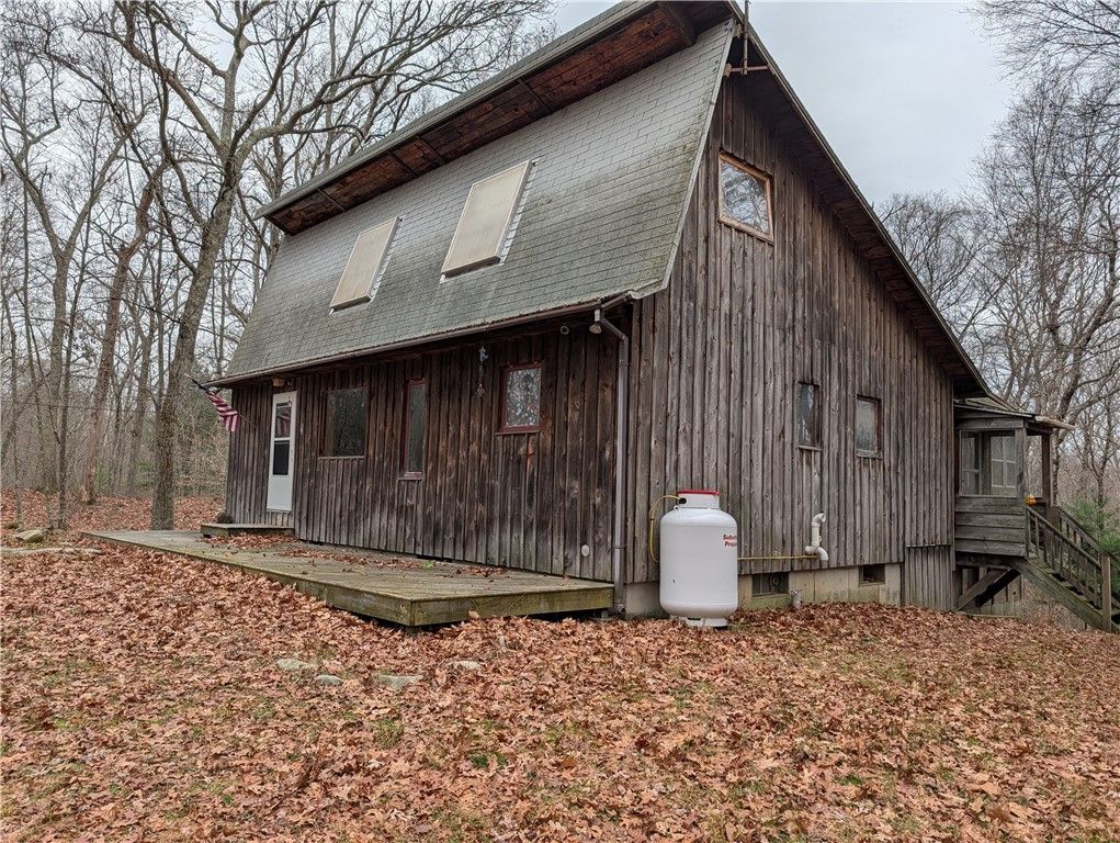 18 King Road, Foster, RI 02825