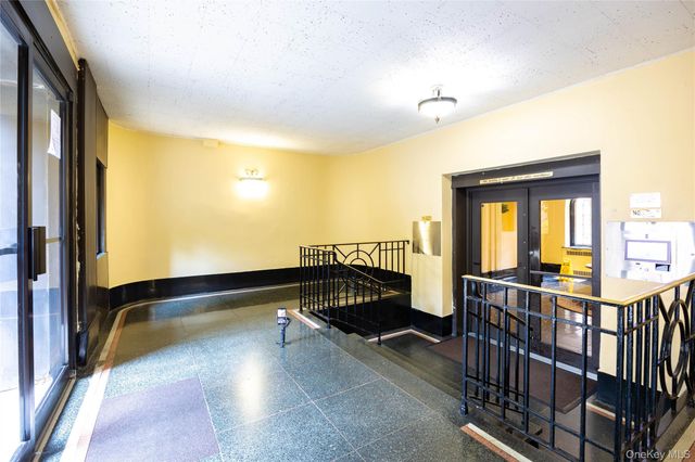 3636 Greystone ave 3L, Bronx, NY 10463