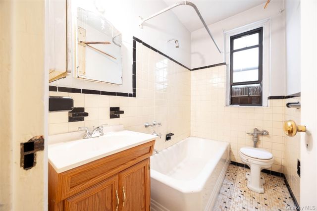 3636 Greystone ave 3L, Bronx, NY 10463