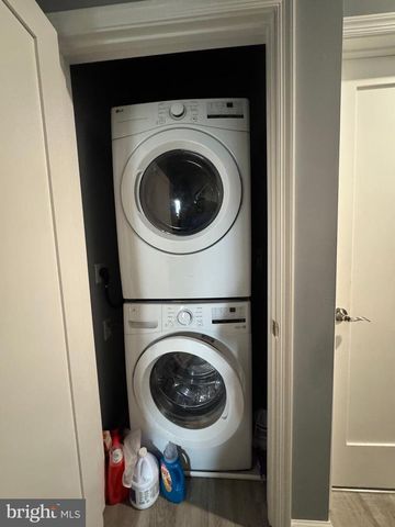 17 RHODE ISLAND AVE NE, Washington, DC 20002