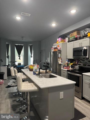 17 RHODE ISLAND AVE NE, Washington, DC 20002