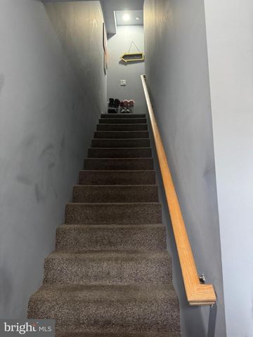 17 RHODE ISLAND AVE NE, Washington, DC 20002