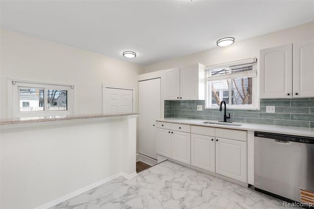 27707 Goldin Drive, Madison Heights, MI 48071