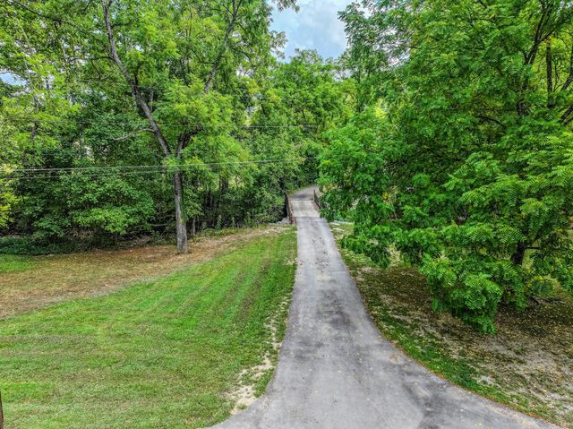 3119 Tyree Springs Rd, Hendersonville, TN 37075